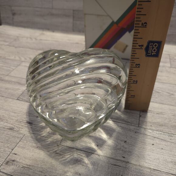 VINTAGE Jeannette Glass CRYSTAL CURIOS THE HEART Trinket Candy Dish Keepsakes - Picture 9 of 11